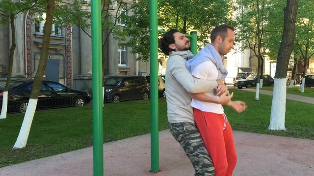 Как хрустнуть спину смотреть онлайн