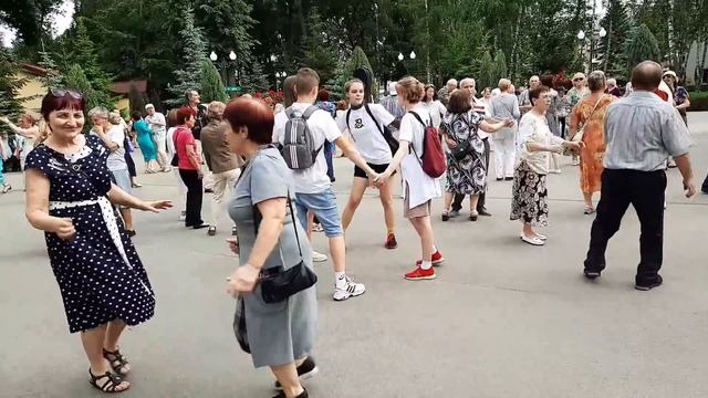 ?ЛЮДИ ВСТРЕЧАЮТСЯ,??ЛЮДИ ВЛЮБЛЯЮТСЯ.?❤️? смотреть онлайн