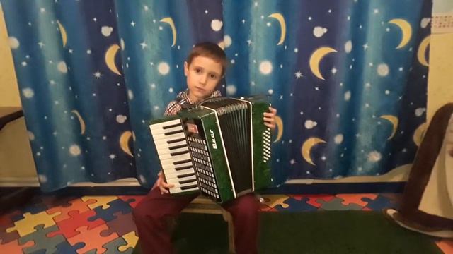 Аккордеон в первые два месяца учёбы в музыкальной школе смотреть онлайн