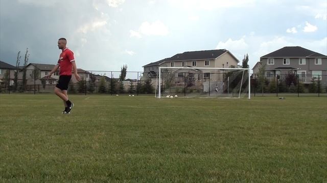 Better soccer shots ► Free kick tutorial & how to kick a soccer ball or football смотреть онлайн