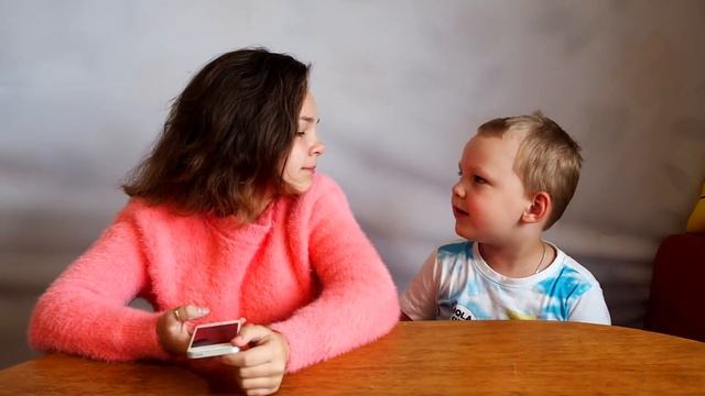 Самое смешное видео Кто сделает поделку с ребенком/ Настя и Вова /Помоги ребенку смотреть онлайн