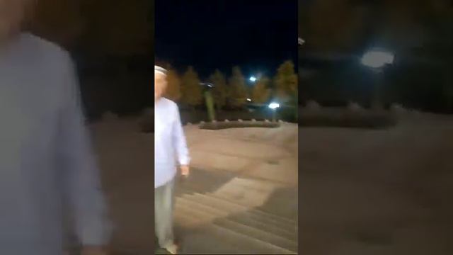 3 сентября 2023 г.Центральный вход в Мечеть имени Пророка Мухаммада. На Вечерний Намаз. смотреть онлайн