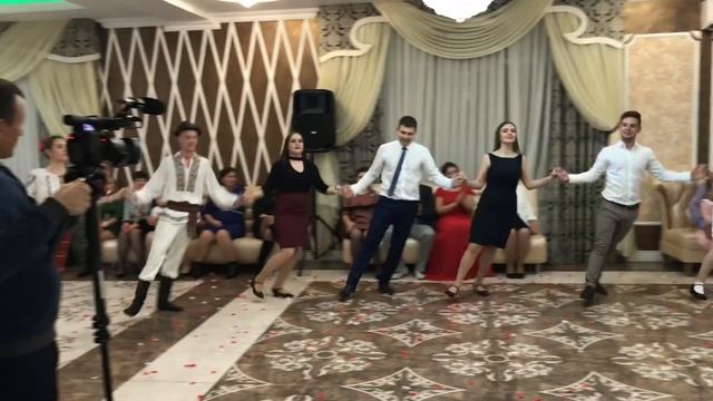 Nunta-Ansamblul Codrenii(Sarba si hora ca la sud) смотреть онлайн