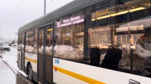 Автобус ЛиАЗ-4292.60(1-2-1) следует по маршруту 501 ”Таможенная Академия - м. Выхино”