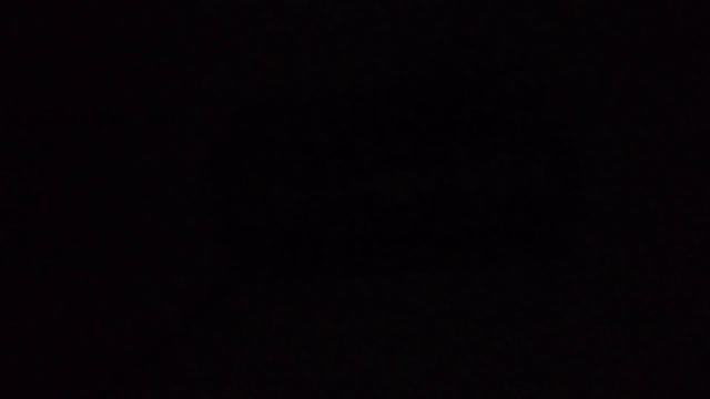 Неоновый и люминисцентный импульсный фонарик из пьезоэлемента зажигалки. смотреть онлайн