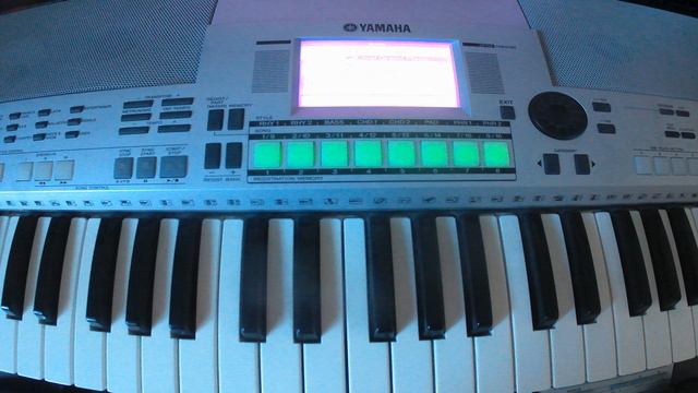 Yamaha PSR S 550 смотреть онлайн