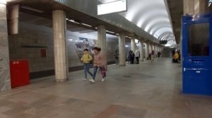 ГОЛОСОВЫЕ ИНФОРМАТОРЫ В НОВОСИБИРСКОМ МЕТРО/ СТАНЦИЯ МАРШАЛА ПОКРЫШКИНА/ ДЗЕРЖИНСКАЯ ЛИНИЯ/ МАЙ 202