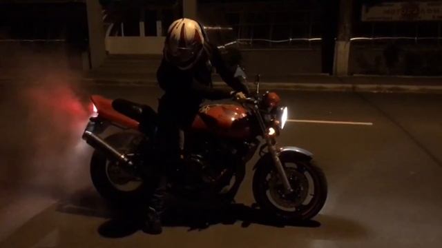 HONDA CB400 Super Four version S burnout смотреть онлайн