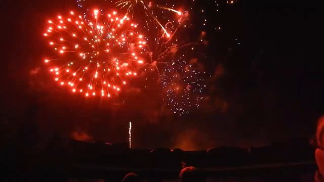 DSCN0717 Видео инсталяция 8 мая 2015г. на площади КМК Новокузнецк смотреть онлайн