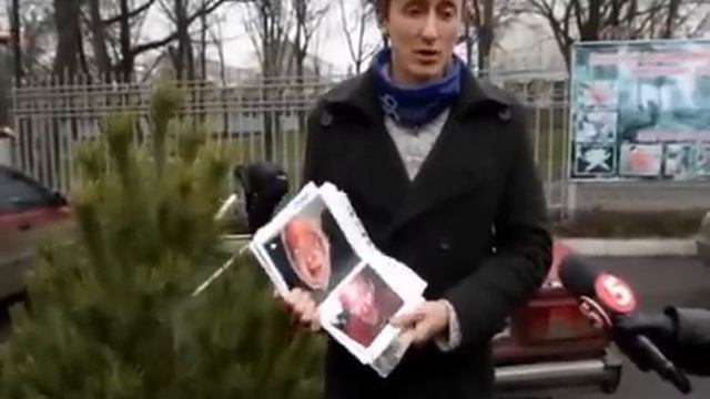 Активисты утверждают, что Ахметов покинул страну смотреть онлайн
