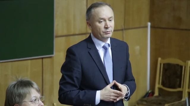 Ректор МГУ им. Н.П. Огарёва встретился с директорами школ Саранска смотреть онлайн
