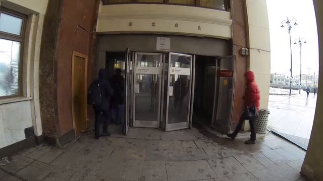 Входные двери станции метро Рижская смотреть онлайн