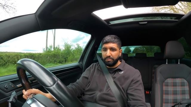 FIRST DRIVE in UK’s Cheapest VW GOLF MK7 GTI! смотреть онлайн