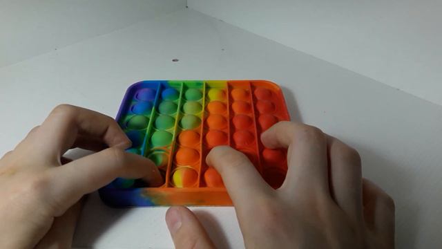 Поп-ит игра с шариком. смотреть онлайн