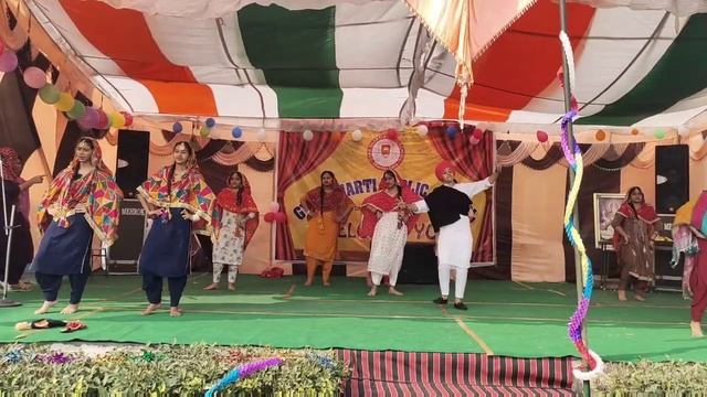 Khedan de din chaar, Group Dance By 9th Class Girls, Gyan Bharti Public School, Dhamtan Sahib, S-C смотреть онлайн