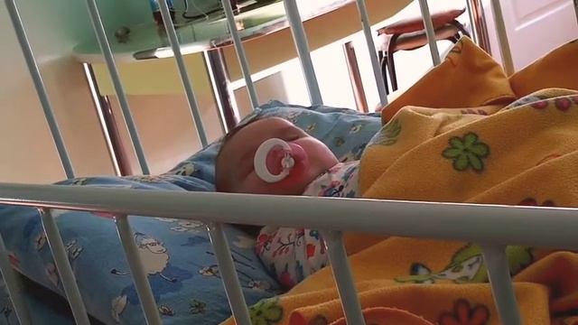 Влог 22 11 19 #1 Нас положили в больницу с ОРЗ, не вкусно кормят смотреть онлайн