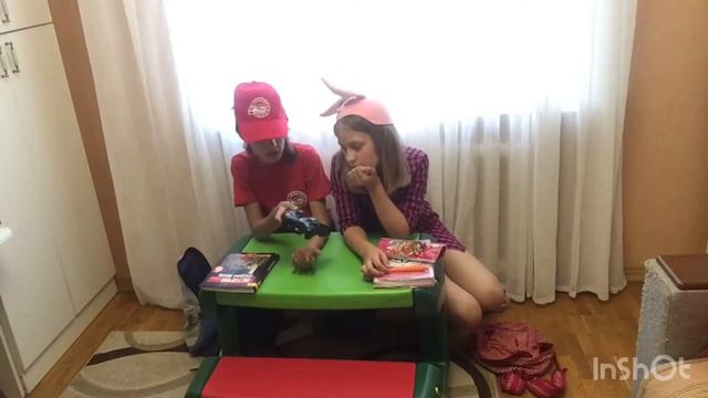 ПЕРВЫЙ ДЕНЬ ШКОЛЫ!? НОВАЯ УЧИЛКА???/1 СЕРИЯ /ВАРЕНИКИ/Marini_vanili смотреть онлайн