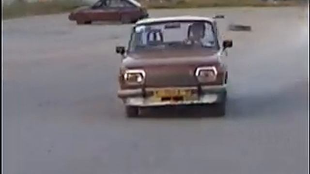 Wartburg 353 Handbrake Tutorial [FWD HQ drift] смотреть онлайн