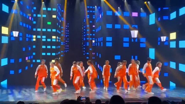 Выступление в театре Аллы Духовой «TODES». 12 группа номер «Города» смотреть онлайн