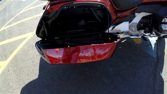 2018 Honda Goldwing Tour Airbag DCT Heartland Honda смотреть онлайн