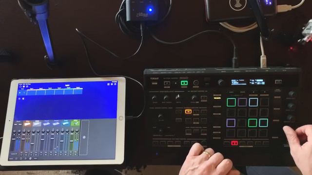Toraiz Squid long live set up using Korg Gadget смотреть онлайн