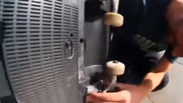 СКЕЙТБОРД ИЗ ТЕЛЕВИЗОРА (SKATE EVERYTHING EP 17) РУССКАЯ ОЗВУЧКА смотреть онлайн