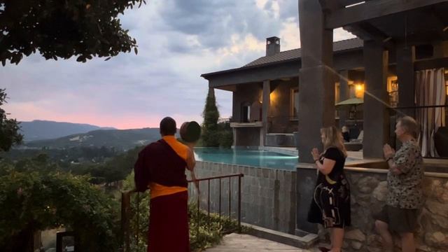 Tibetan Sacred Mantras by Lama Tashi Norbu смотреть онлайн