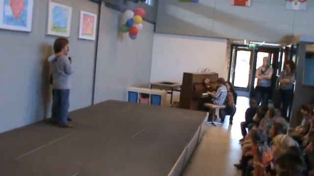 Open podium - Timme speelt de 'Dronken Zeeman' смотреть онлайн