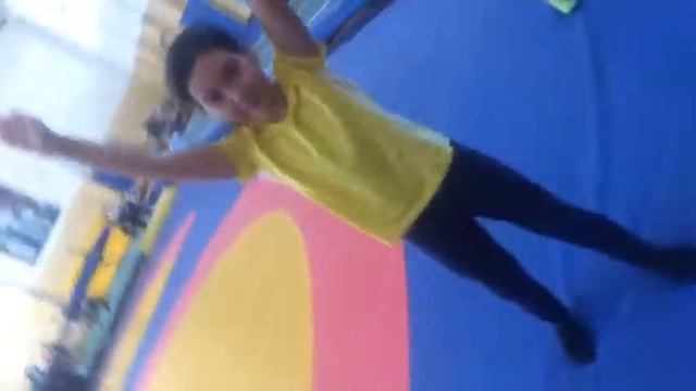 Стойка на руках,мост и смоста на ноги. От Айши!!!!