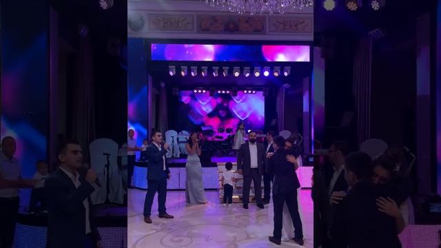 Сюрприз на свадьбу от родных братьев и сестры смотреть онлайн