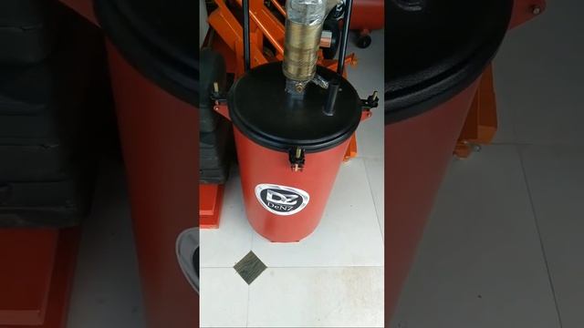 DeNZ™ Trolley 50 kg pneumatic grease pump смотреть онлайн