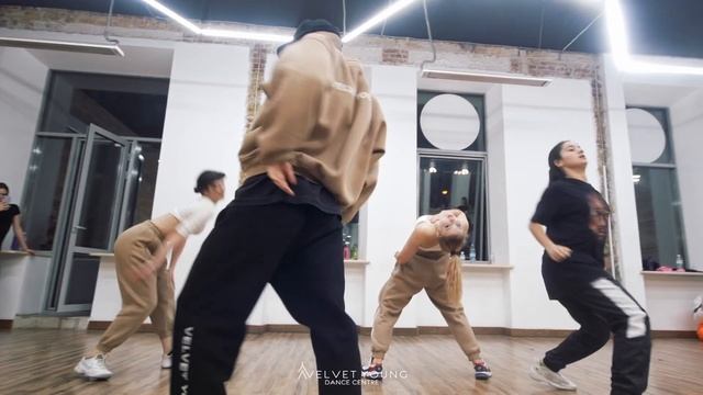 The Pussycat Dolls - React | Igor Abashkin | VELVET YOUNG смотреть онлайн