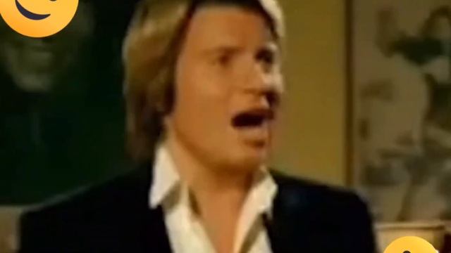 у вас чудный голос, почему вы не поете? смотреть онлайн