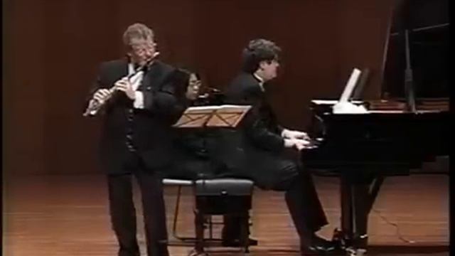 Poulenc FLUTE SONATA (3rd Mov.) _ James Galway