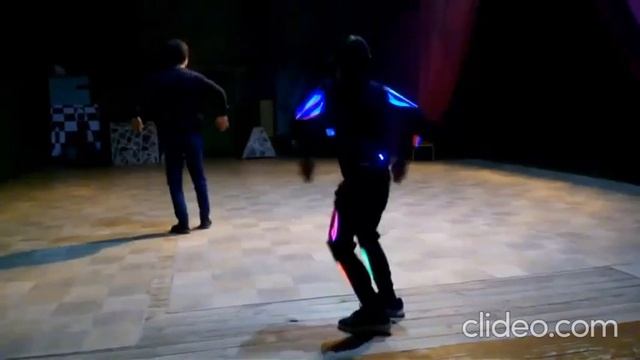 световой костюм смотреть онлайн