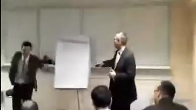 Волшебный ПЕНДЕЛЬ под задницу сетевика!!! смотреть онлайн