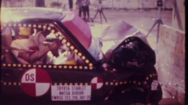toyota starlet crash test смотреть онлайн
