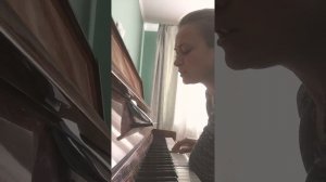 Распевки перед служением.