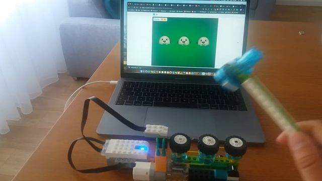 Whack a mole game by using Scratch and Lego WeDo 2.0. [Building Instruction & scratch code] смотреть онлайн