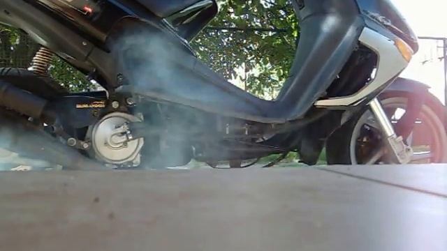 Aprilia Sr Sport смотреть онлайн