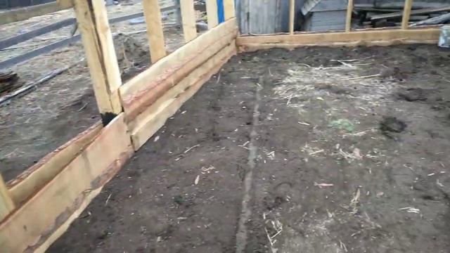 Строим каркасный гараж (засыпной каркас гаража из опилок). Часть 1 смотреть онлайн