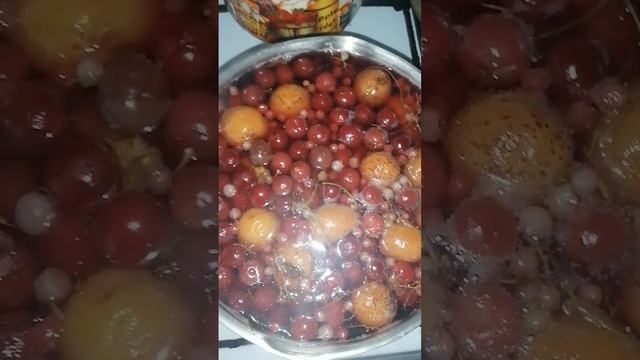 компот и замороженных фруктов и ягод. ваш повар комнатный ? обнял приподнял на место поставил ? смотреть онлайн