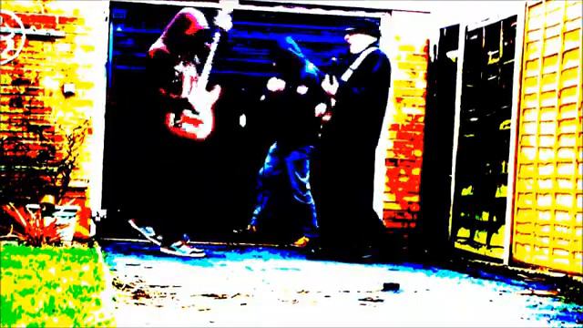 Axe vs Bass Guitar! YouTube смотреть онлайн