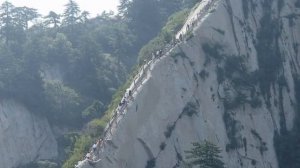 Самые опасные тропы туристов от которых кровь стынет в жилах!