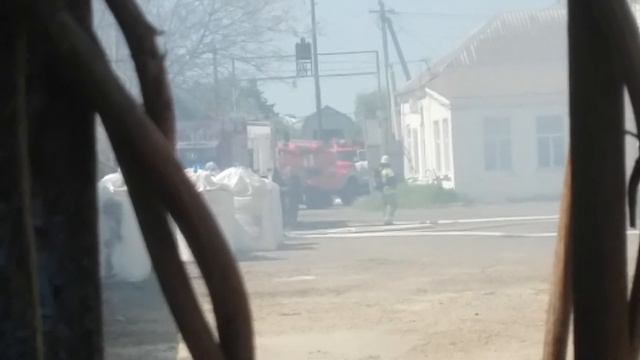 Пожар в ГУЛЬКЕВИЧИ(Извиняюсь за положение камеры с втер) смотреть онлайн