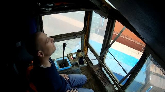 Работа на портальном кране смотреть онлайн