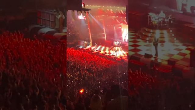 The 5SOS Show - MSG 8/21/23 (pt 10) смотреть онлайн