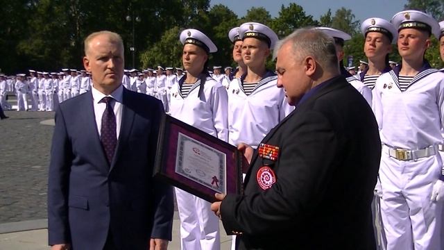 Вручение сертификата Рекорда России главе администрации Кронштадского района смотреть онлайн