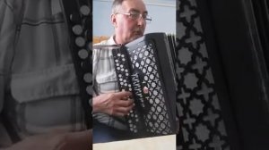р. н. п. «Что стоишь, качаясь, тонкая рябина» исполняет преподаватель по классу баяна Курносов П. М