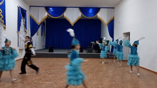 Казахский танец "Шашу" группа "Ренессанс" смотреть онлайн